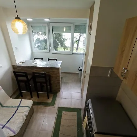 Apartman 1 *