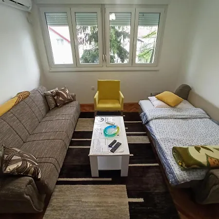 Apartman 1 *