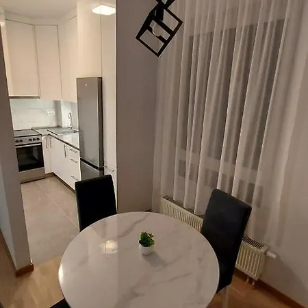 Kosmos Apartment *
