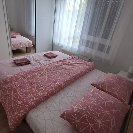 Kosmos Apartment *